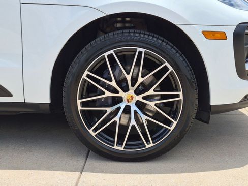 Certified 2026 Porsche Macan AWD/4WD image 29