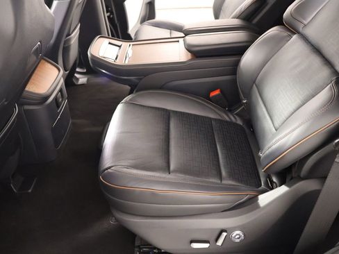 New 2026 Lincoln Navigator Black Label AWD/4WD image 12