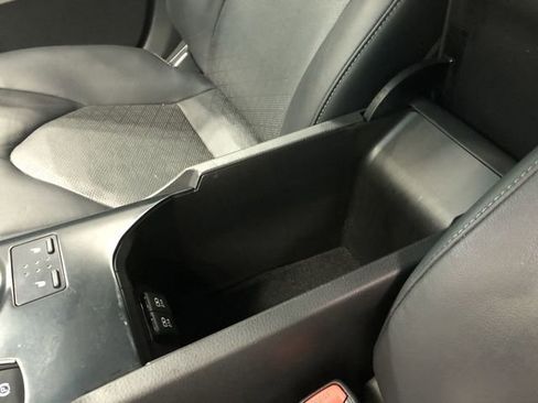 Used 2019 Toyota Camry XSE image 27