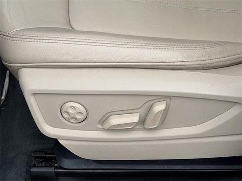 Used 2020 Audi Q5 Prestige w/ Prestige Package image 19