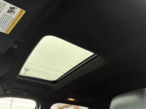 Used 2016 Ford Explorer XLT w/ Equipment Group 202A image 16