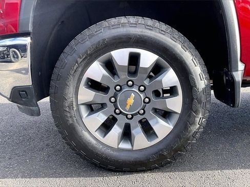 Used 2024 Chevrolet Silverado 2500 LT image 8