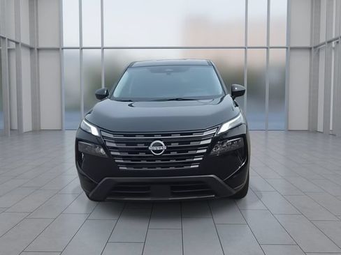 Certified 2026 Nissan Rogue SV AWD/4WD image 3