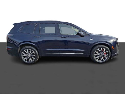 Used 2022 Cadillac XT6 Sport w/ Platinum Package image 7