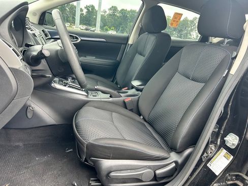 Used 2018 Nissan Sentra SR w/ Technology Package FWD image 9