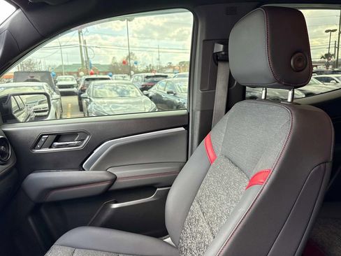 Used 2024 Chevrolet Colorado Z71 w/ Z71 Convenience Package 2 image 15