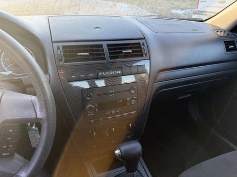 Used 2007 Ford Fusion SE image 9