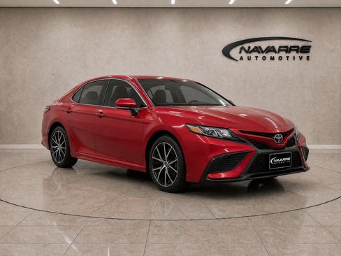 Used 2024 Toyota Camry SE w/ Convenience Package FWD image 9