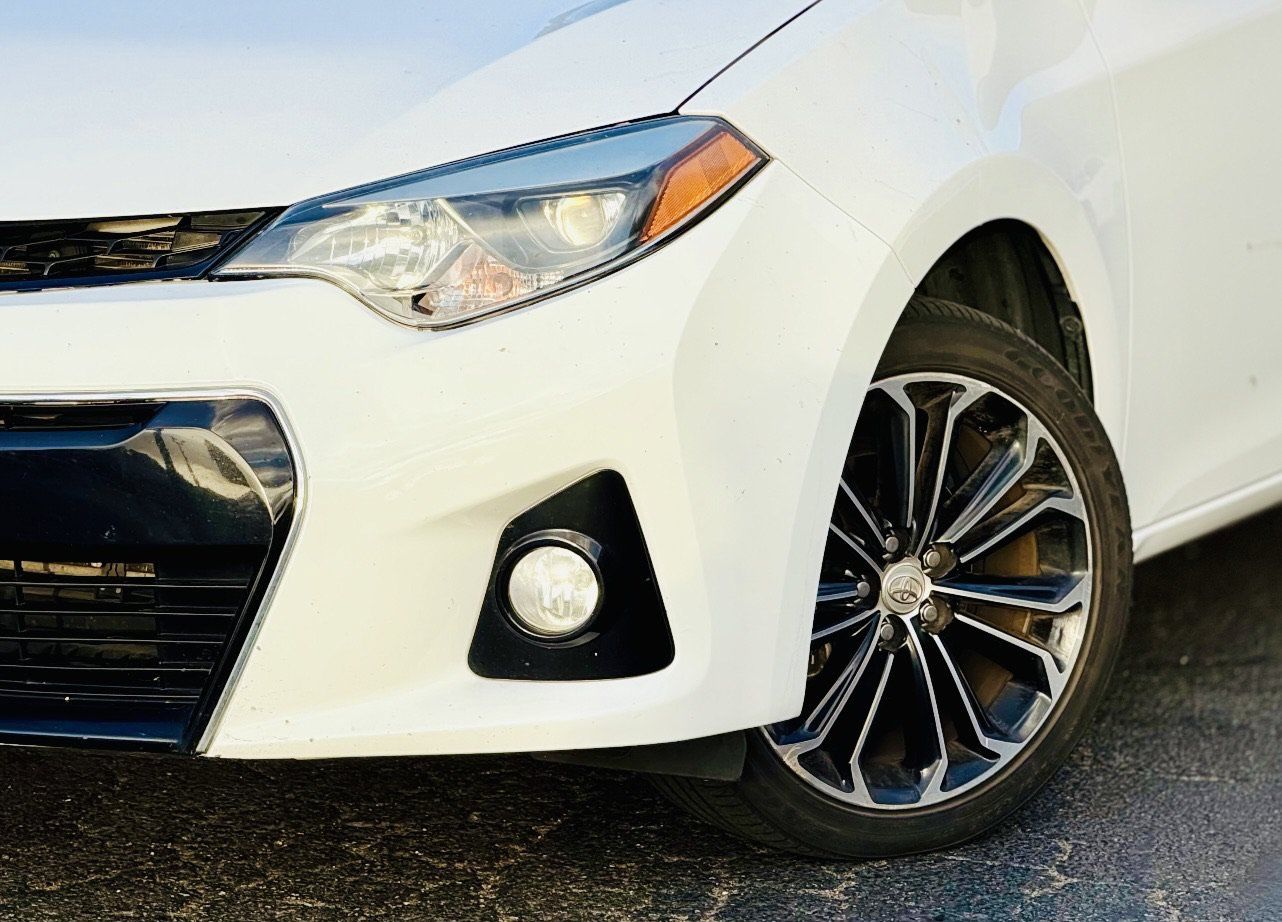 Used 2015 Toyota Corolla S FWD image 9