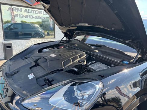 Used 2019 Porsche Cayenne S image 16