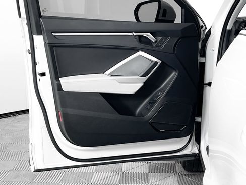 Certified 2024 Audi Q3 2.0T Premium Plus image 15