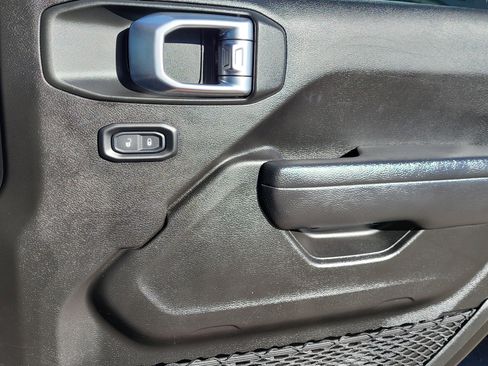 Used 2022 Jeep Wrangler Unlimited Sport image 12