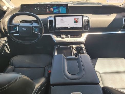 Certified 2025 Ford Expedition Max Platinum AWD/4WD image 14