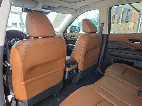Certified 2022 Nissan Pathfinder Platinum w/ Cargo Package AWD/4WD image 34
