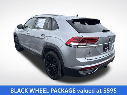 Used 2022 Volkswagen Atlas Cross Sport SE w/ Panoramic Sunroof Package image 3