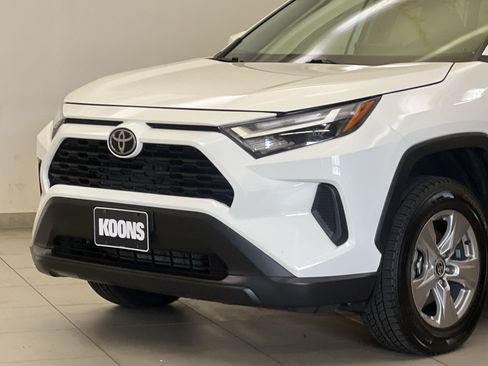 Used 2024 Toyota RAV4 XLE FWD image 27