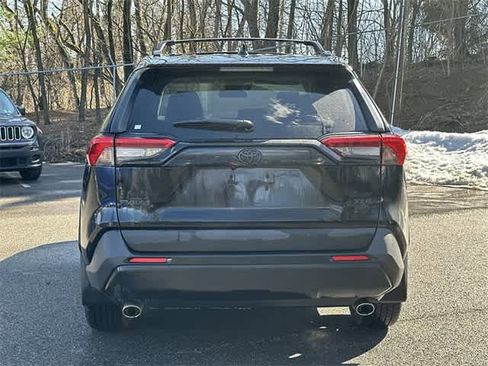 Used 2021 Toyota RAV4 XLE Premium image 4