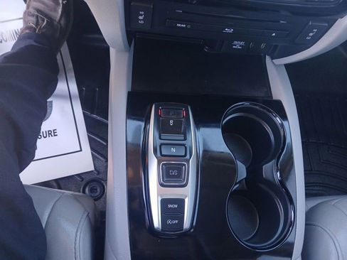 Used 2017 Honda Pilot Touring image 13