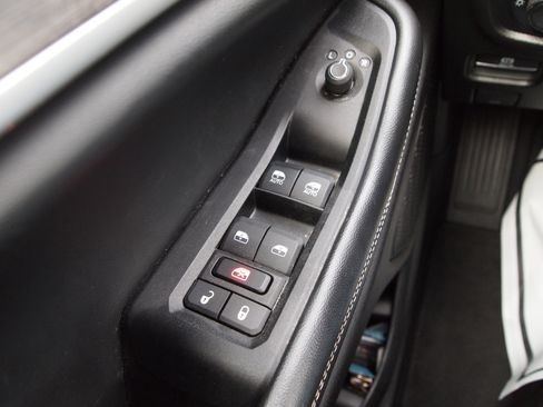 Used 2024 Jeep Grand Cherokee Limited image 23