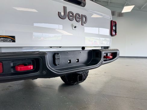 Used 2021 Jeep Gladiator Rubicon AWD/4WD image 31