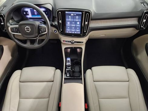 Certified 2026 Volvo XC40 B5 Plus AWD/4WD image 4