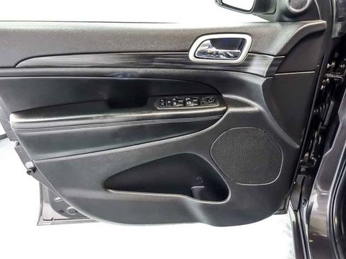 Used 2020 Jeep Grand Cherokee Altitude AWD/4WD image 27