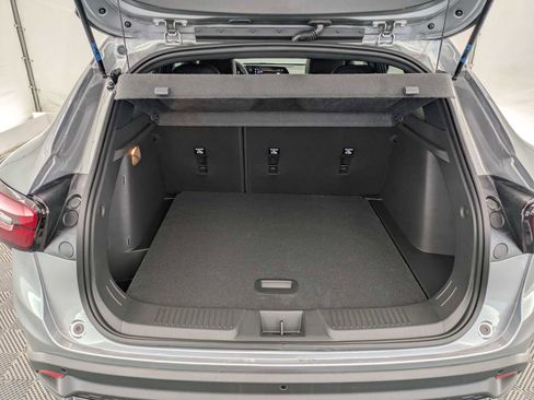 New 2026 Chevrolet Trax RS w/ Sunroof Package FWD image 33