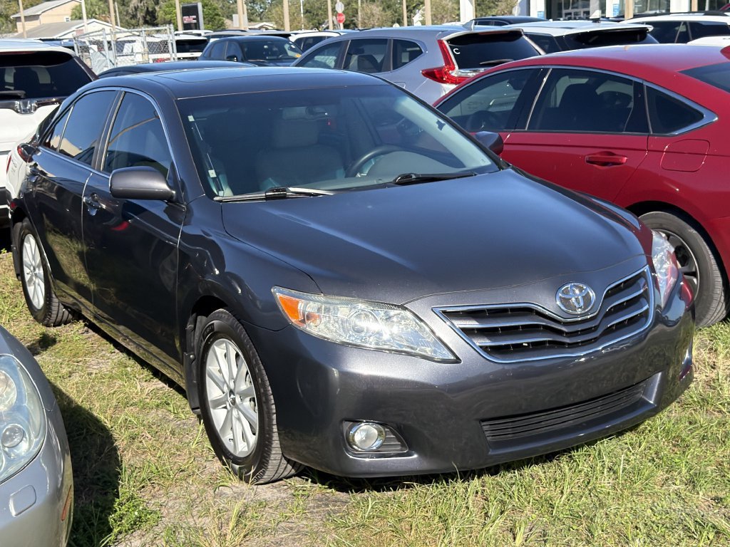 Used 2010 Toyota Camry XLE FWD image 1