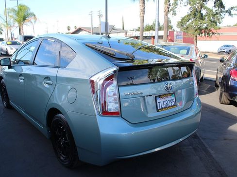 Used 2015 Toyota Prius Four FWD image 5