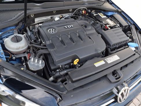 Used 2015 Volkswagen Golf TDI SE image 90