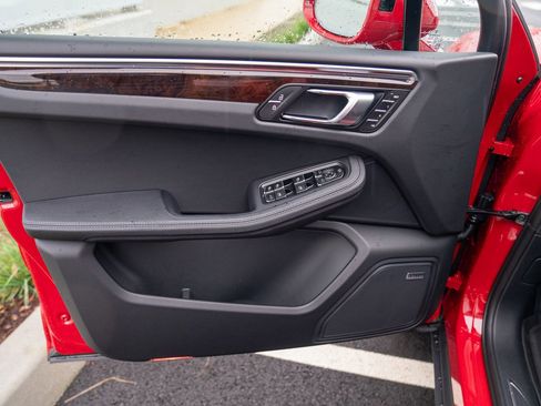 New 2026 Porsche Macan image 10