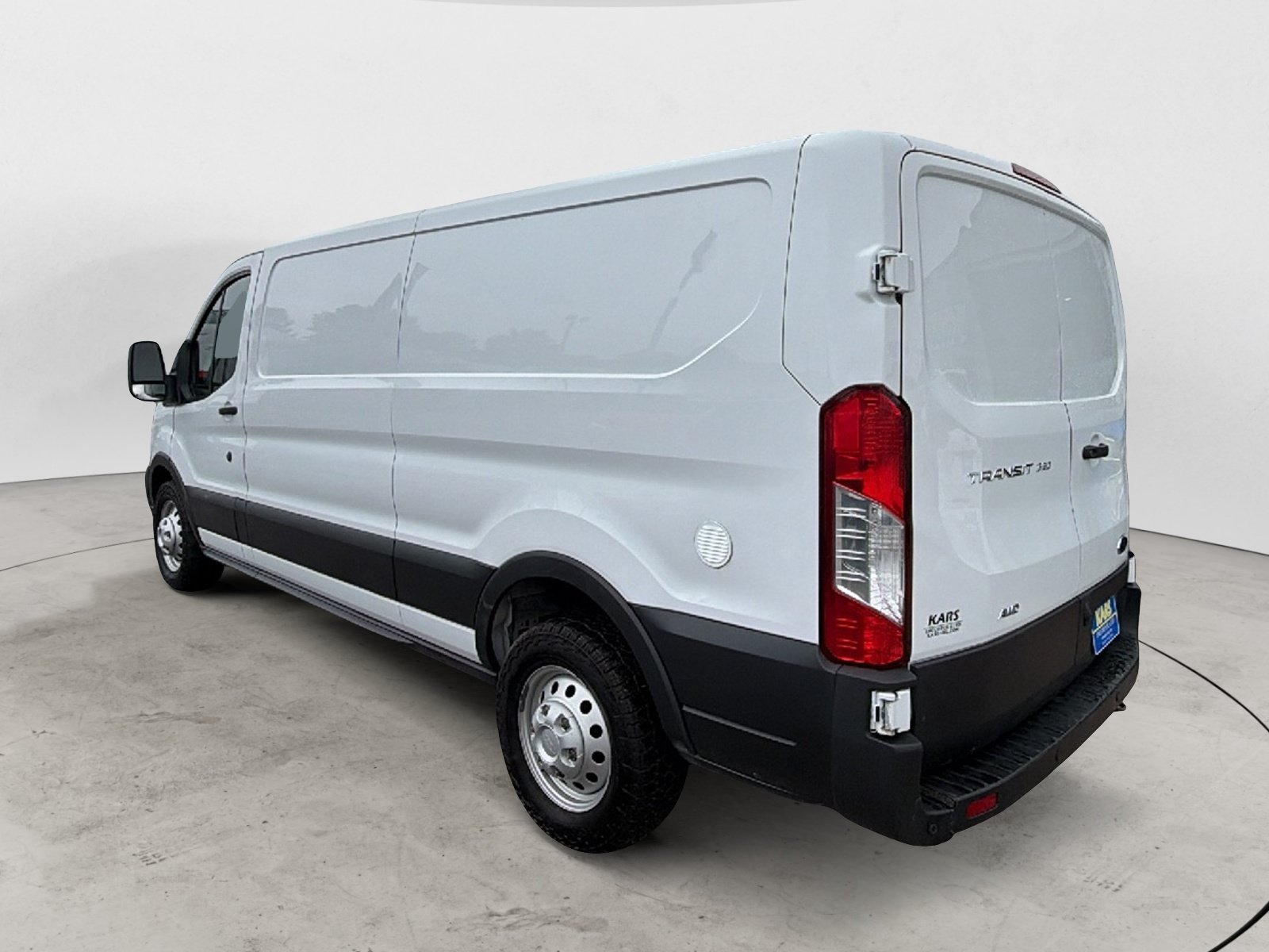 Used 2022 Ford Transit 350 Low Roof AWD image 4