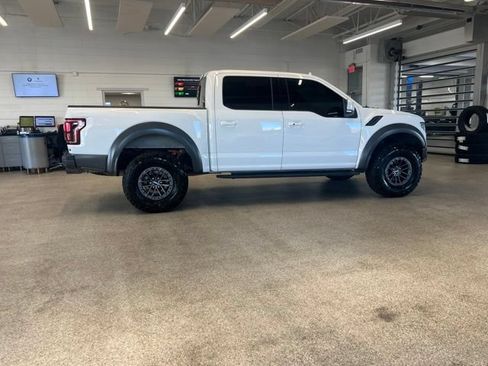 Used 2019 Ford F150 Raptor w/ Equipment Group 802A Luxury AWD/4WD image 4