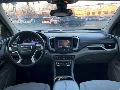 Used 2022 GMC Terrain SLE w/ Driver Convenience Package image 25