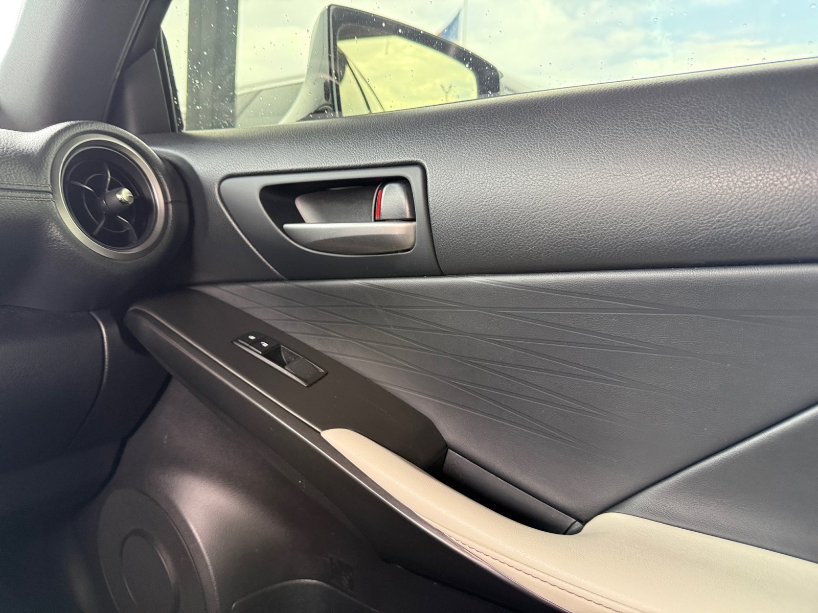 Used 2021 Lexus IS 350 F Sport RWD image 22