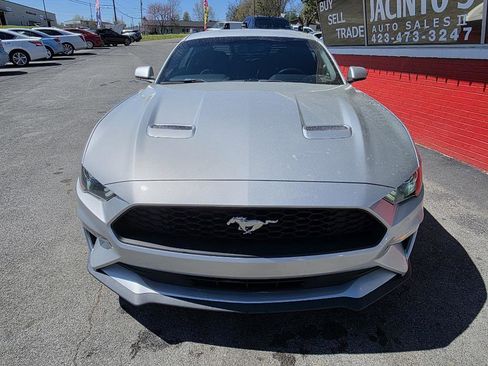 Used 2018 Ford Mustang Coupe image 4