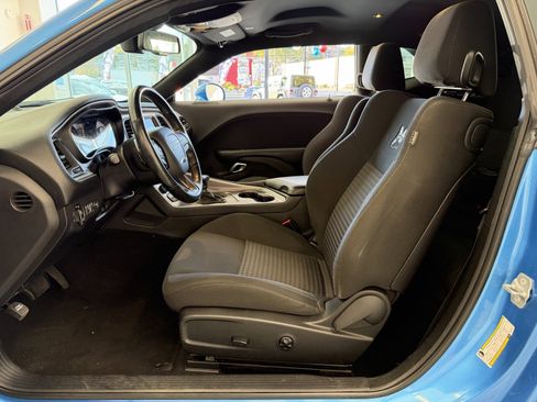 Used 2019 Dodge Challenger R/T Scat Pack w/ Shaker Package image 38