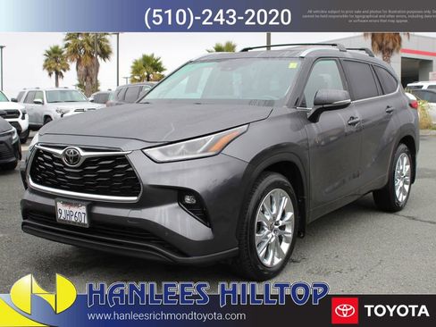 Used 2023 Toyota Highlander Limited image 3