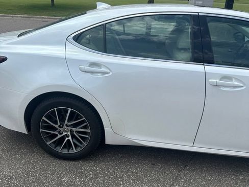 Used 2017 Lexus ES 350 w/ Luxury Package FWD image 3