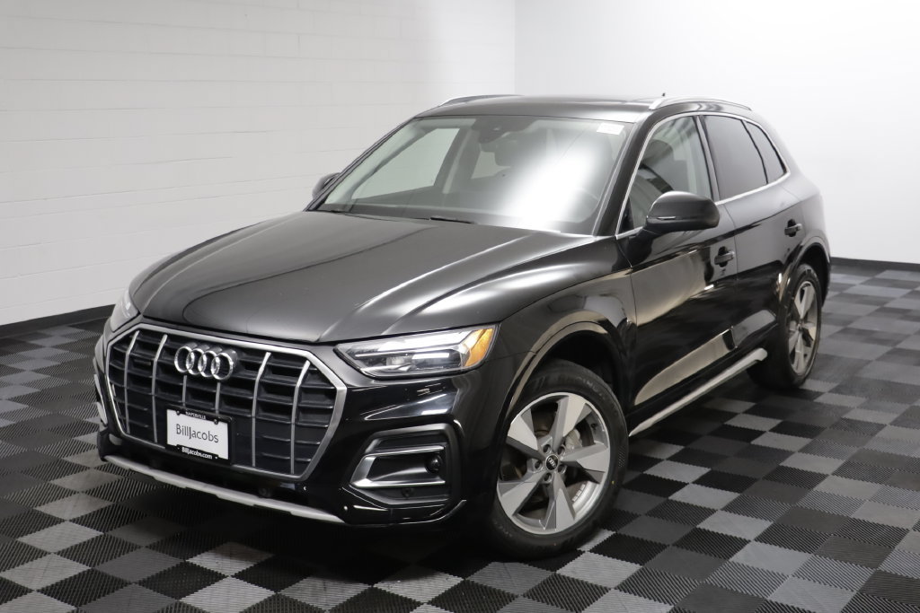 Used 2023 Audi Q5 2.0T Premium w/ Convenience Package AWD/4WD image 2