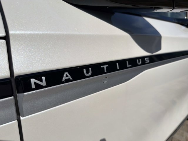 New 2026 Lincoln Nautilus Premier AWD/4WD image 8