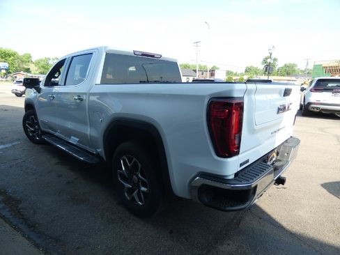 Certified 2022 GMC Sierra 1500 SLT AWD/4WD image 11