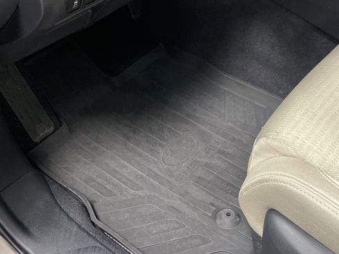 Used 2022 Subaru Ascent Premium w/ Convenience Package image 17