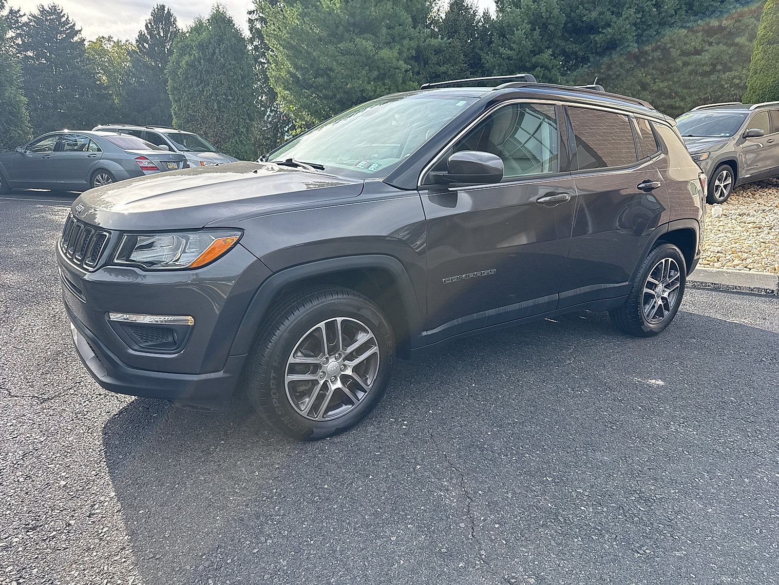 Used 2019 Jeep Compass Latitude w/ Popular Equipment Group AWD/4WD image 9