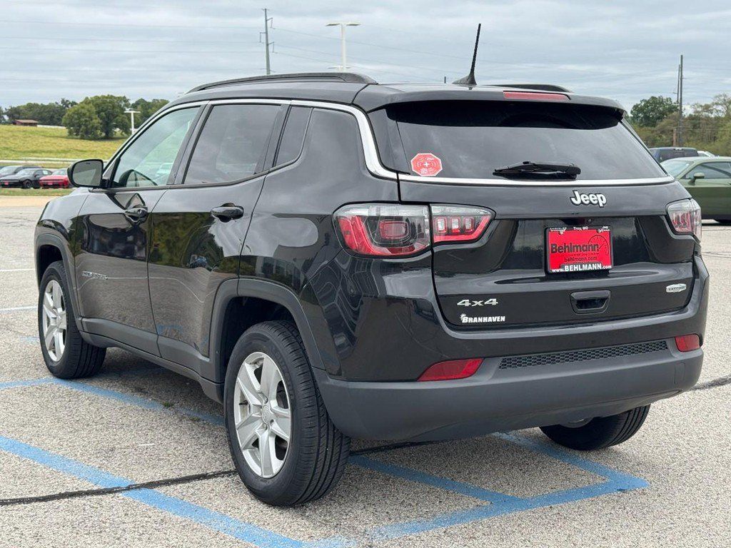 Used 2022 Jeep Compass Latitude w/ Convenience Group AWD/4WD image 8