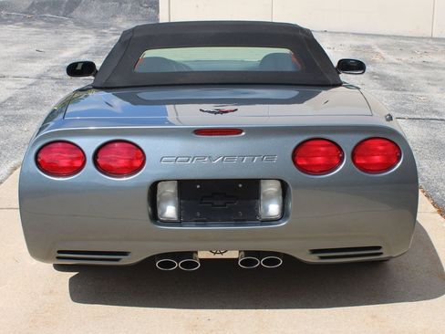 Used 2004 Chevrolet Corvette Convertible w/ Preferred Equipment Group RWD image 27