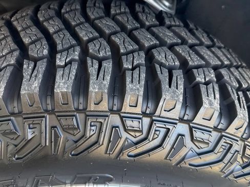 Used 2023 Ford Bronco Badlands AWD/4WD image 6