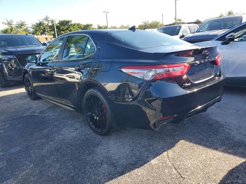 Used 2019 Toyota Camry SE image 4