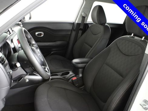Used 2015 Kia Soul Base image 16