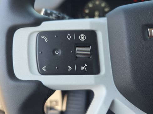 Used 2025 Land Rover Defender 110 X-Dynamic SE AWD/4WD image 15